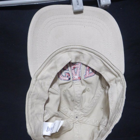 GAP, adult medium / large cap with adjustable strap, GUC - Picture 9 of 9